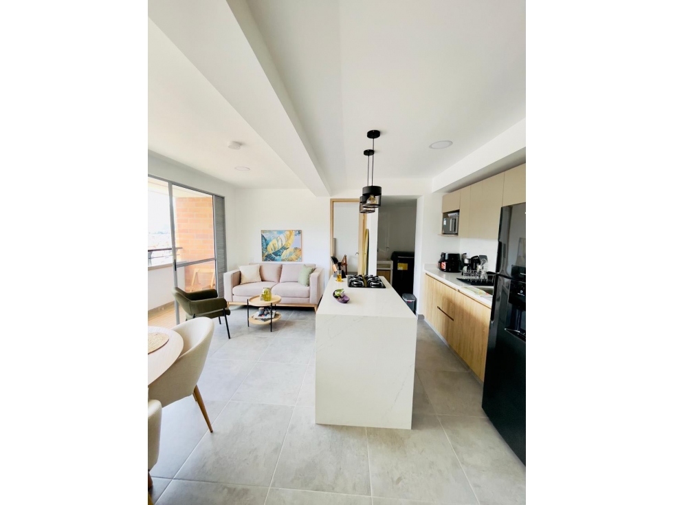 Apartamento en Itagui piso alto 63@metros acabados 470 millones — foto 2