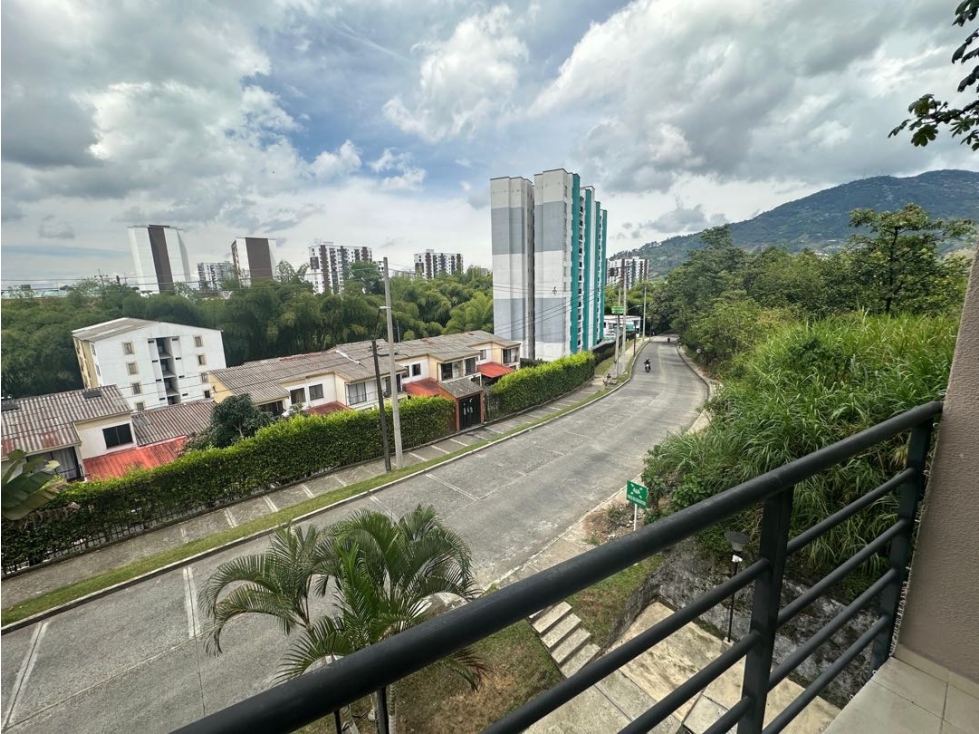 APARTAMENTO EN LA MACARENA PARQUEADERO CUBIERTO - 2