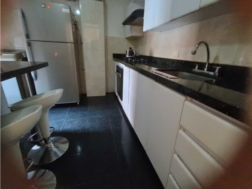 APARTAMENTO EN LAURELES CERCA A LA UPB EXCELENTE VIAS DE TRANSPORTE — foto 4