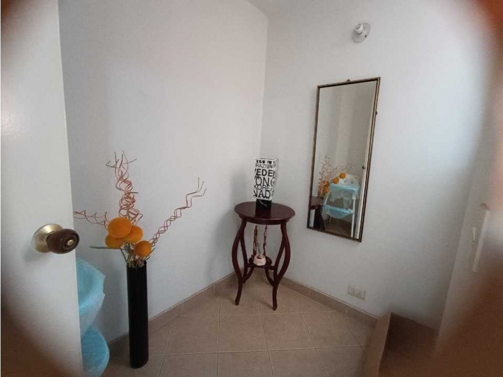 APARTAMENTO EN LAURELES CERCA A LA UPB EXCELENTE VIAS DE TRANSPORTE — foto 5
