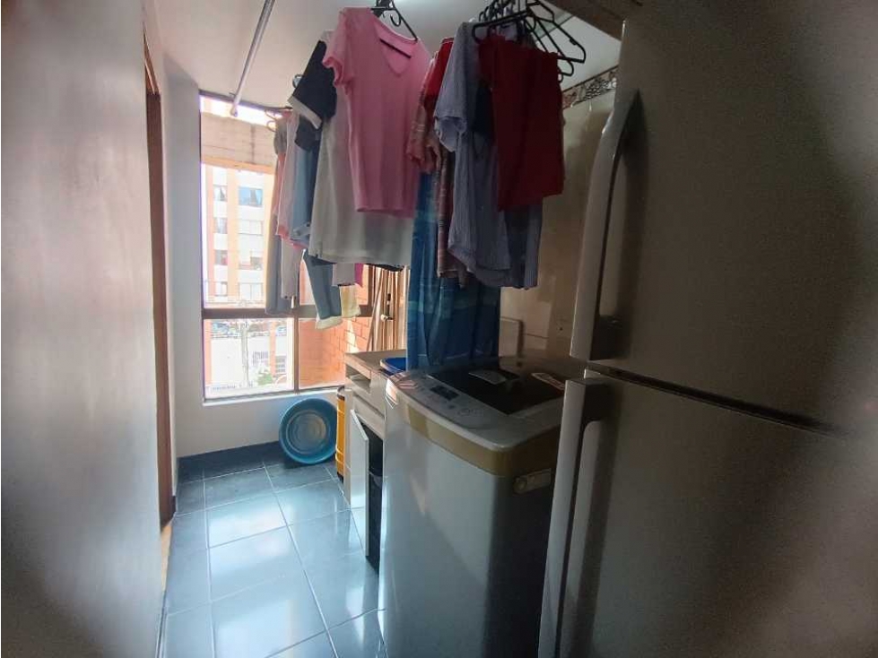 APARTAMENTO EN LAURELES CERCA A LA UPB EXCELENTE VIAS DE TRANSPORTE — foto 6