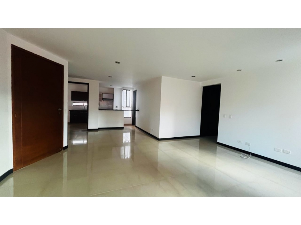 Apartamento en Laureles Gran Ubicación. Excelente Vista — foto 3