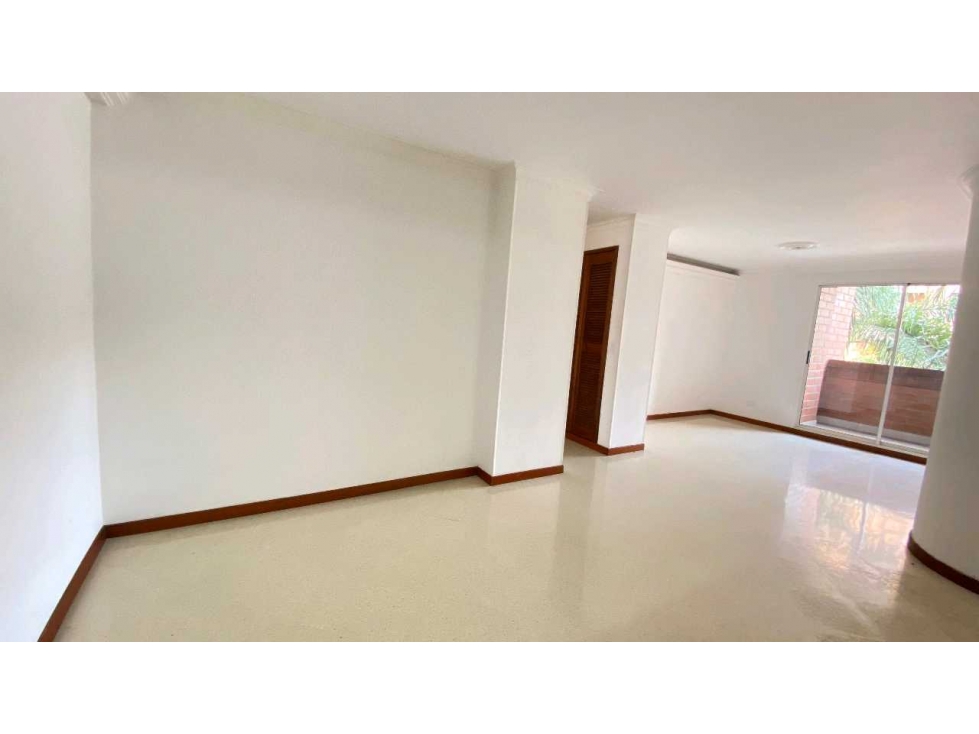 VENDO APARTAMENTO LAURELES SEGUNDO PARQUE