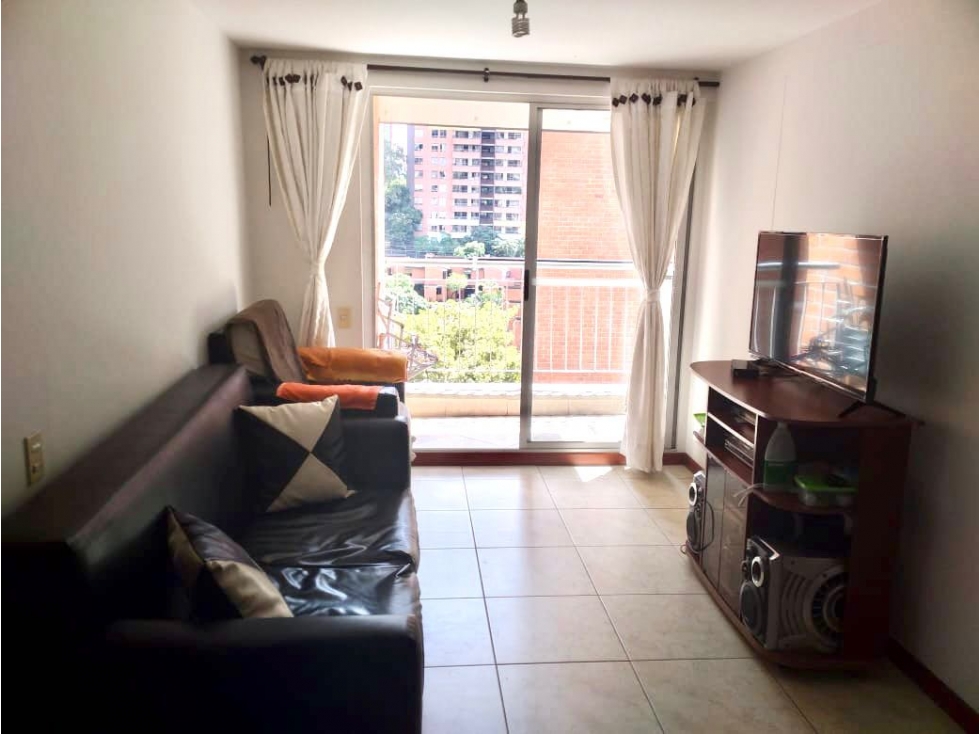 Apartamento en Loma de los Bernal — foto 2