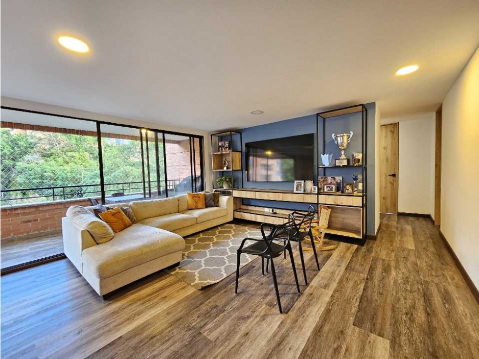 APARTAMENTO EN LA LOMA DEL TESORO