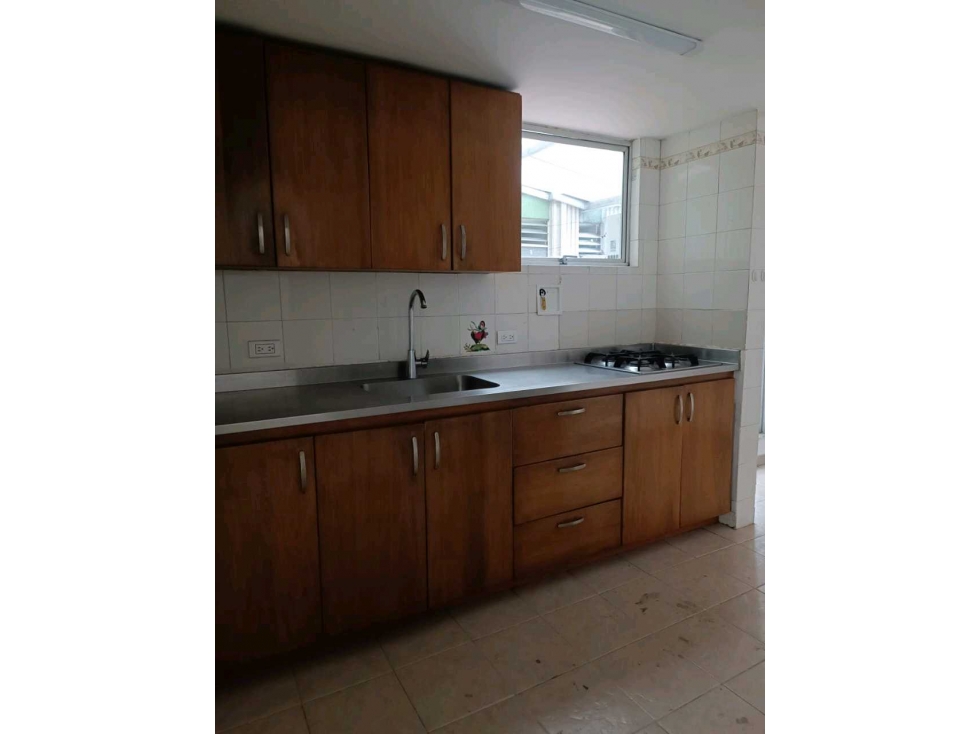 Apartamento en Manila primer piso con patio; para remodelar en venta — foto 4