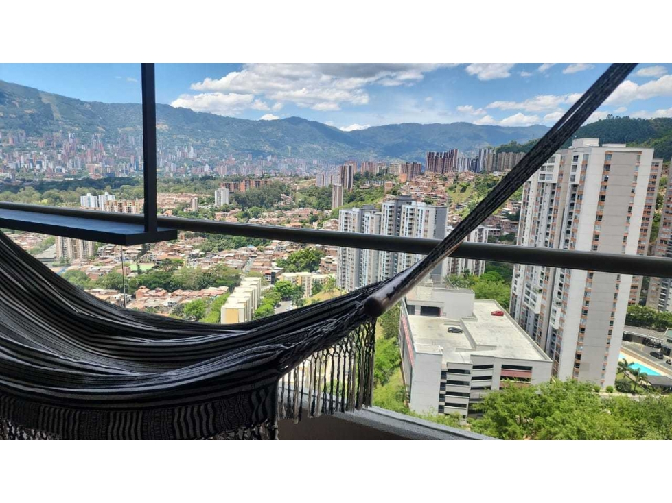 APARTAMENTO EN MEDELLIN LOMA DE LOS BERNAL. — foto 2