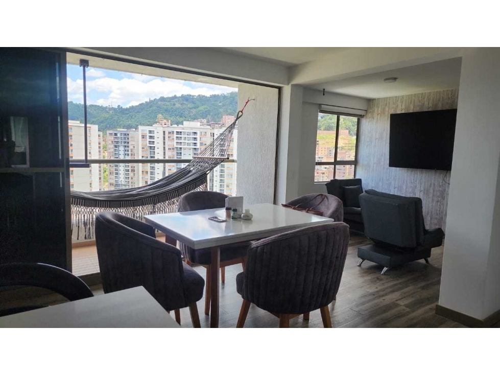 APARTAMENTO EN MEDELLIN LOMA DE LOS BERNAL. — foto 3