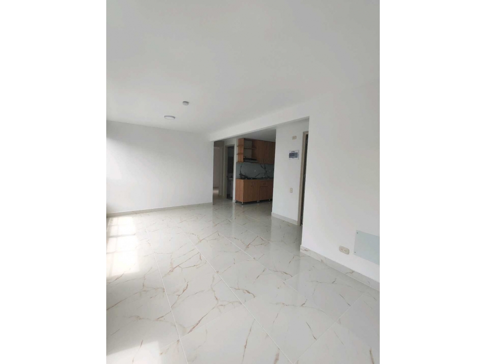 EN ALQUILER APARTAMENTO CUARTO PISO CONJUNTO NAPOLI DE LA ITALIA - 4