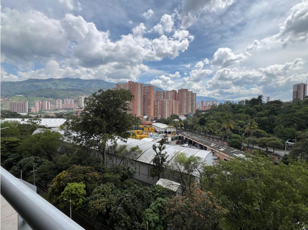 APARTAMENTO EN OBRA GRIS - URB. DISTRITO PLAZA EN VENTA F482 — foto 3