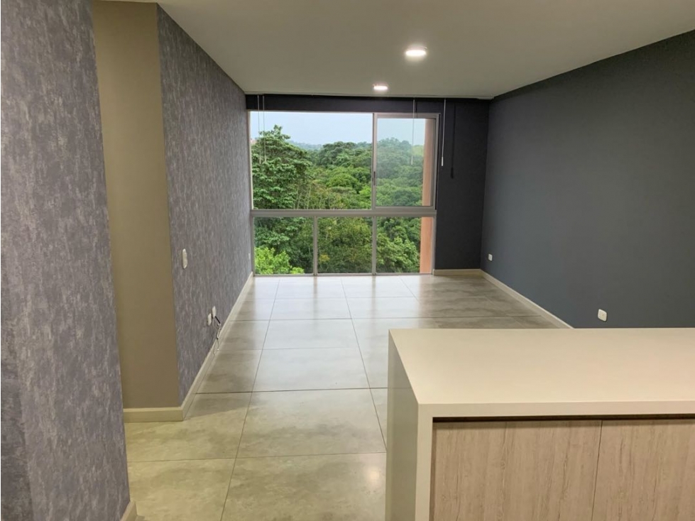 APARTAMENTO EN PINARES PARQUEADERO CUBIERTO