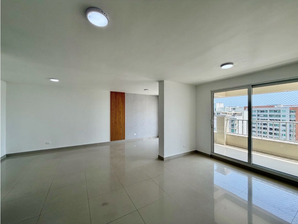 APARTAMENTO EN PISO ALTO EN VENTA Y/o ARRIENDO — foto 2