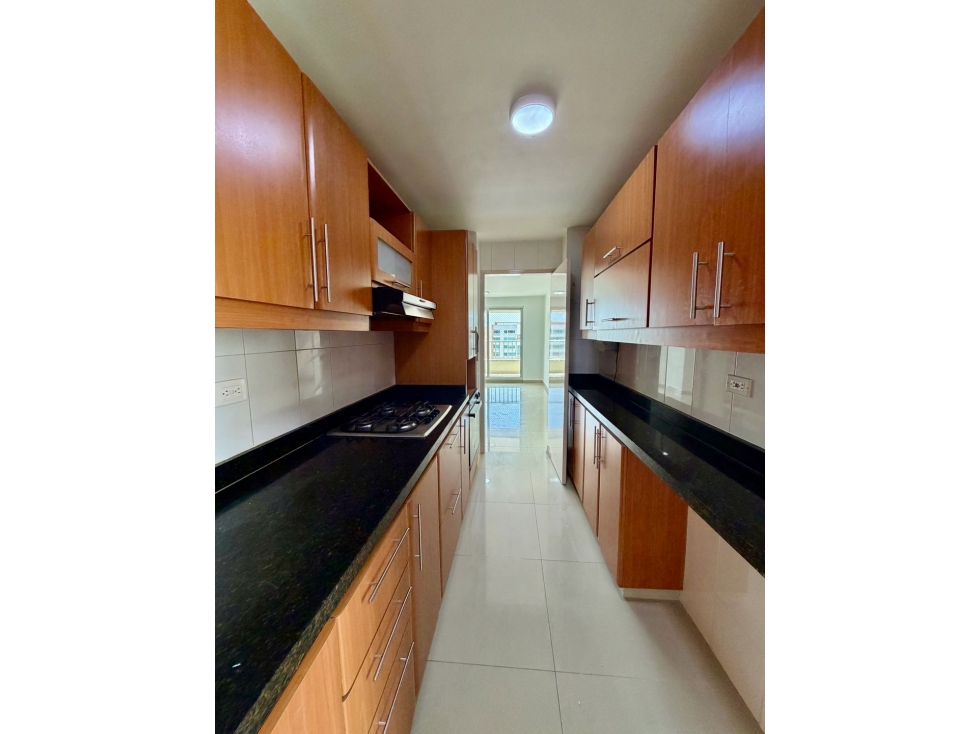 APARTAMENTO EN PISO ALTO EN VENTA Y/o ARRIENDO — foto 5