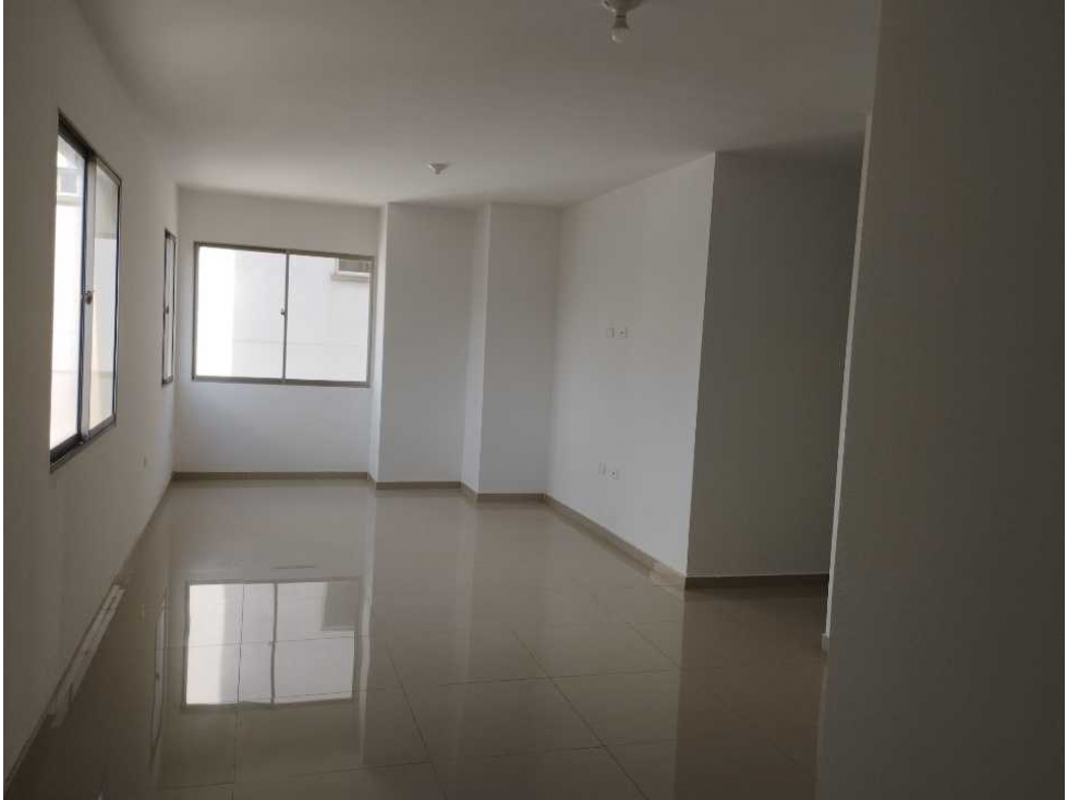 APARTAMENTO EN PORVENIR CERCA AL PARQUE EUGENIO MACIAS — foto 2