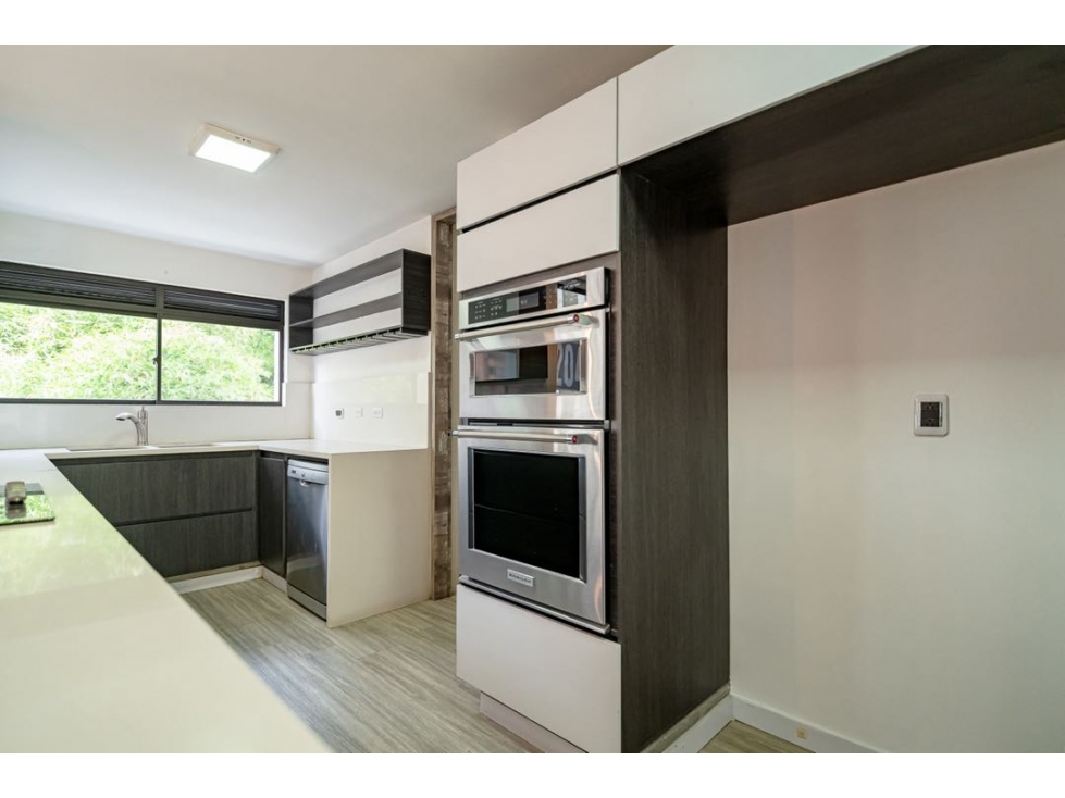 Apartamento en renta - El Poblado 195 mt2 — foto 2