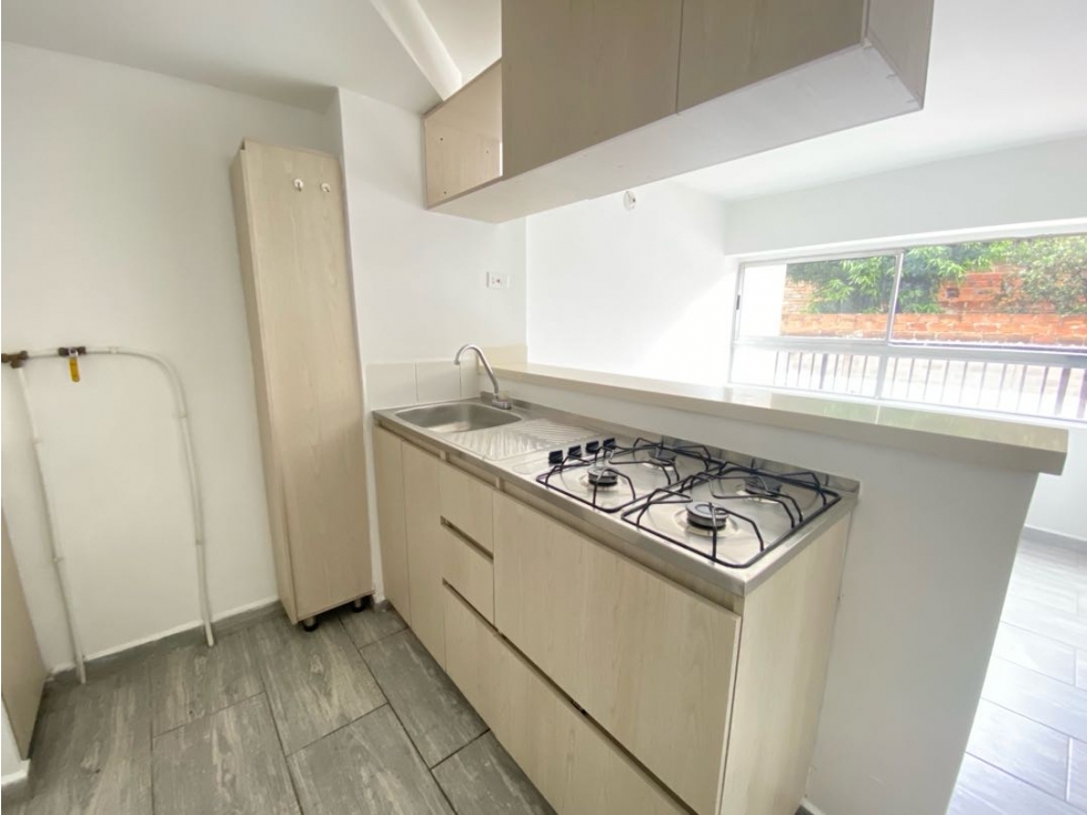Apartamento en arriendo en Barrio Cristobal Medellín — foto 2