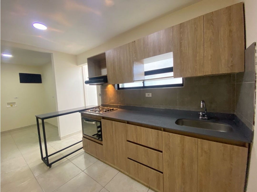 Apartamento en arriendo en Barrio Cristobal Medellín — foto 2