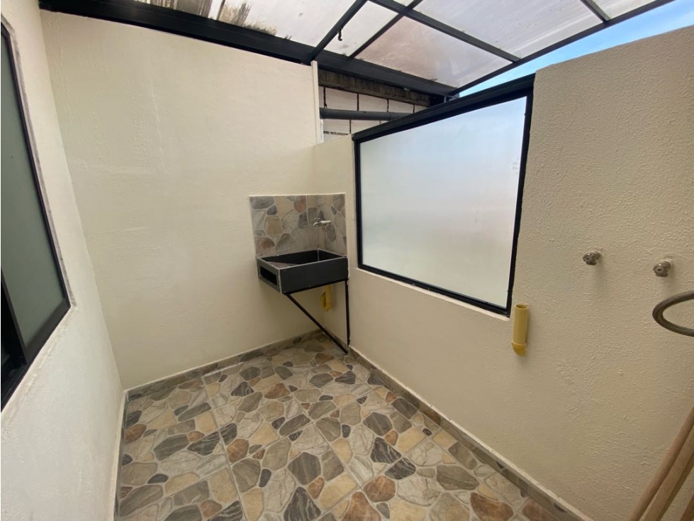 Apartamento en arriendo en Barrio Cristobal Medellín — foto 4