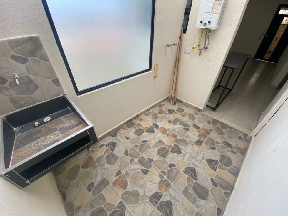 Apartamento en arriendo en Barrio Cristobal Medellín — foto 5