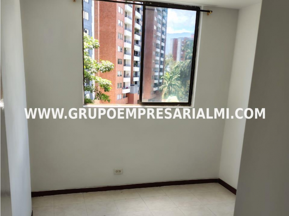 BONITO APARTAMENTO EN ARRIENDO - SECTOR LOMA DE LOS BERNAL COD: 2918 — foto 6