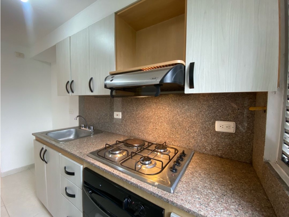 Apartamento en arriendo en La Castellana Medellín — foto 2