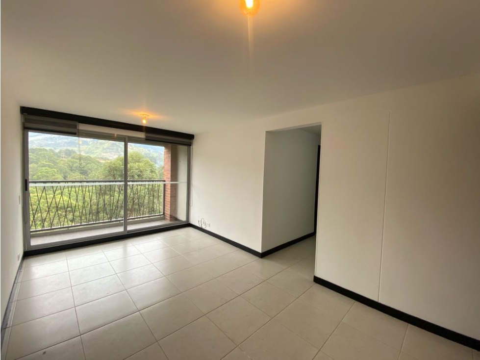 Apartamento en arriendo en La Castellana Medellín — foto 4