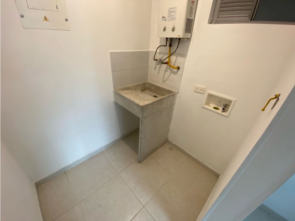Apartamento en arriendo en La Castellana Medellín — foto 6