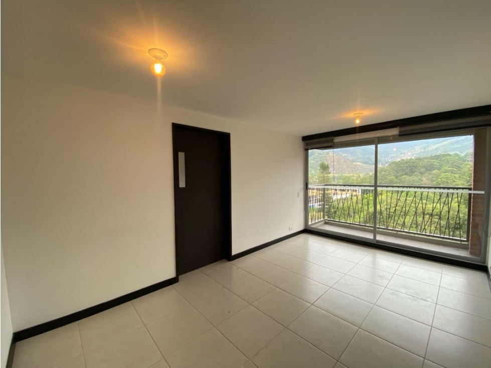 Apartamento en arriendo en La Castellana Medellín — foto 5