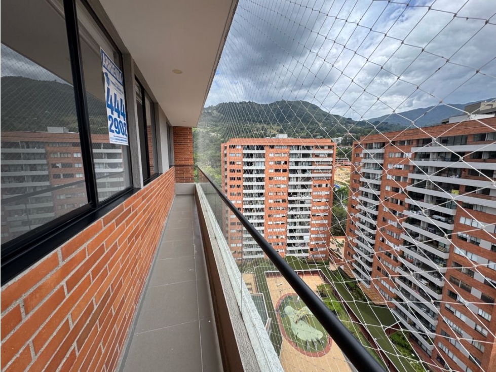 Apartamento en renta ENVIGADO LOMA DEL ESCOBERO — foto 3