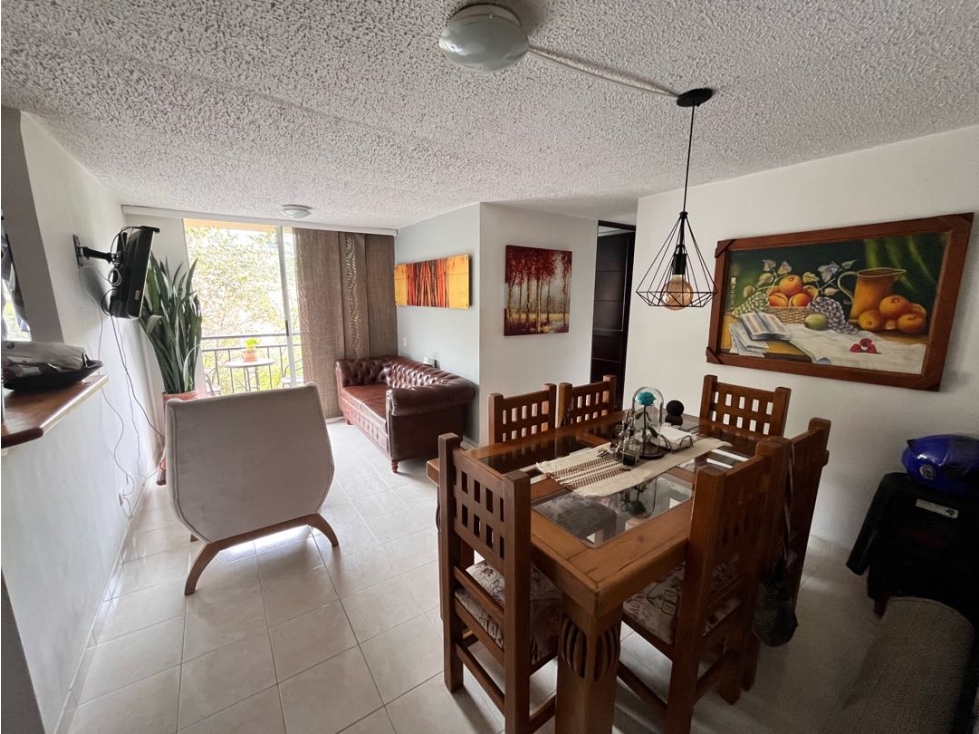 Apartamento en Rodeo Alto con parqueadero