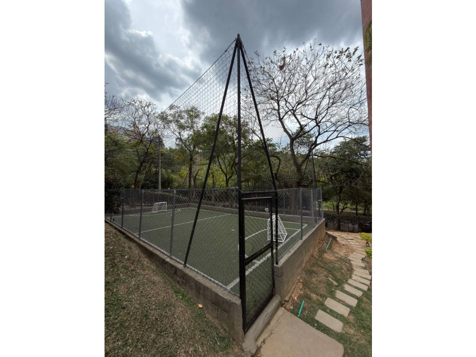 APARTAMENTO EN RODEO ALTO MEDELLIN — foto 2