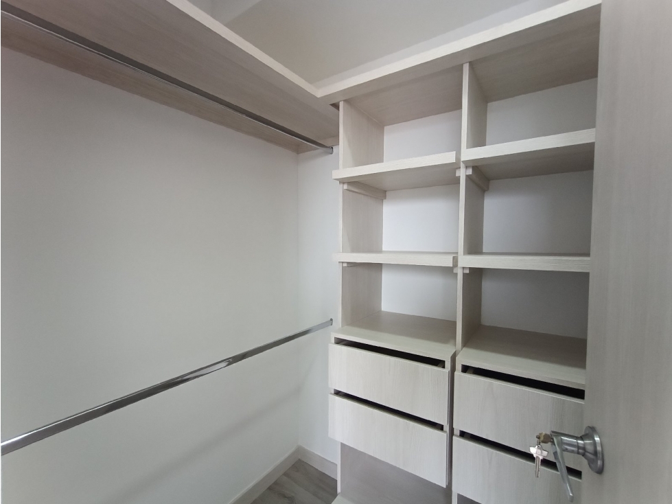 Apartamento en Alto De La Flores, Sabaneta - 2