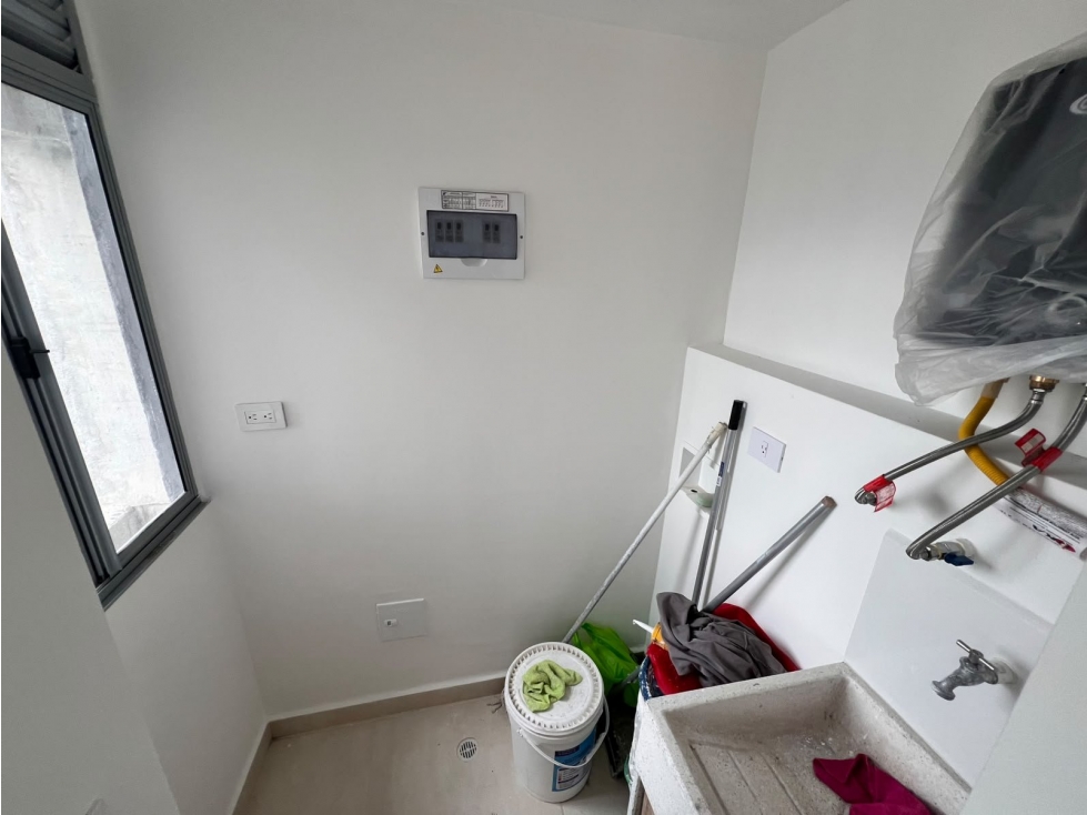 Apartamento en Las Lomitas, Sabaneta — foto 2