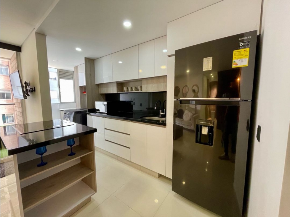 Apartamento en venta en Sabaneta 74 m² | Amoblado Cerca al Metro — foto 4