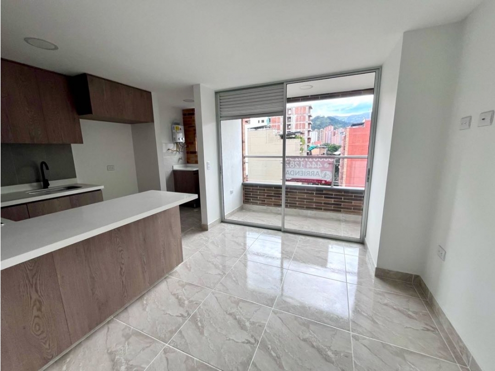 Apartamento en Sabaneta, a una cuadra del Parque Principal. — foto 3