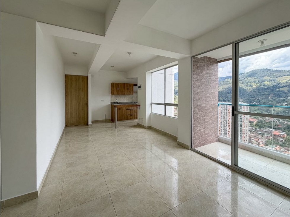 Apartamento en Sabaneta las Lomitas en Urbanización | Piso alto