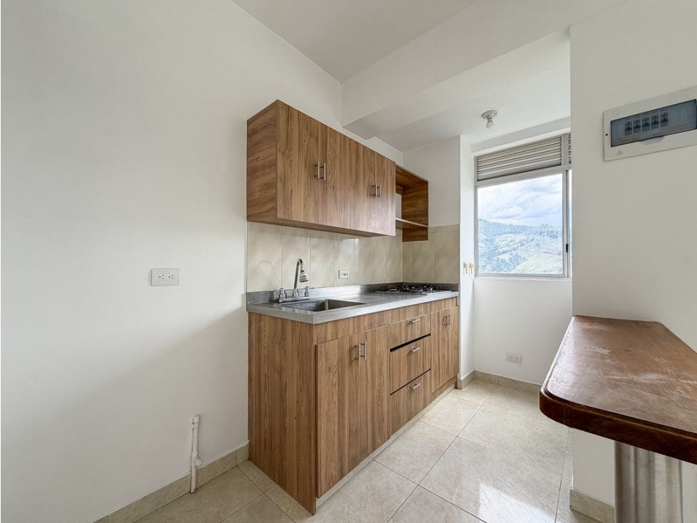 Apartamento en Sabaneta las Lomitas en Urbanización | Piso alto — foto 3