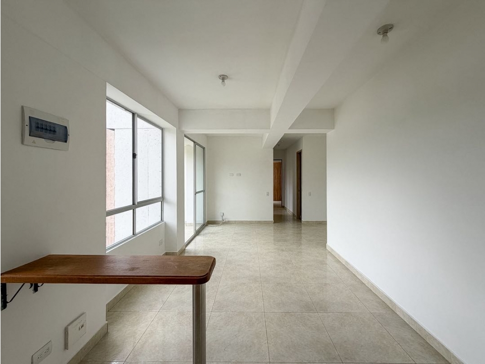 Apartamento en Sabaneta las Lomitas en Urbanización | Piso alto — foto 5