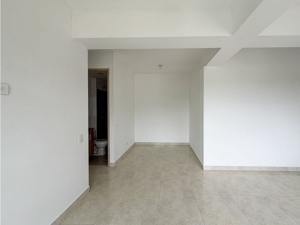 Apartamento en Sabaneta las Lomitas en Urbanización | Piso alto — foto 6