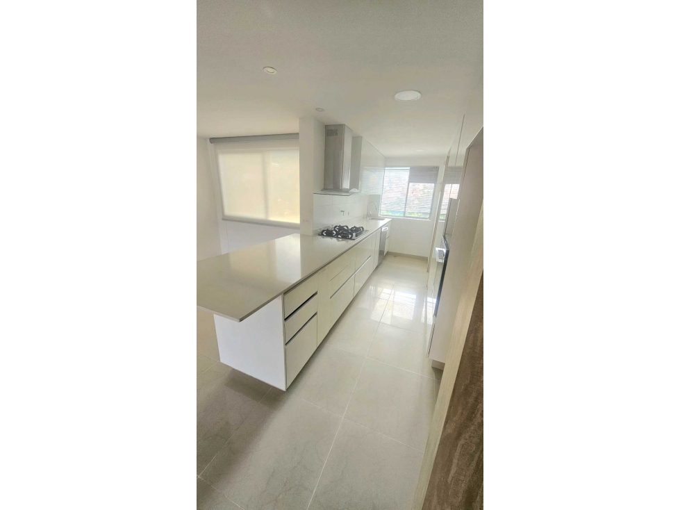 APARTAMENTO EN SABANETA -Sector Loma de San José parte baja.