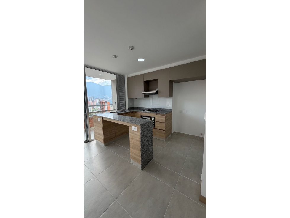 Apartamento en Sabaneta, torre única tipo club, piso 25 con vista — foto 2