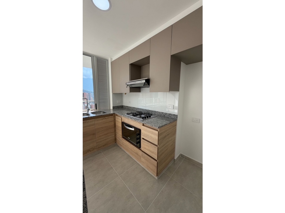 Apartamento en Sabaneta, torre única tipo club, piso 25 con vista — foto 3