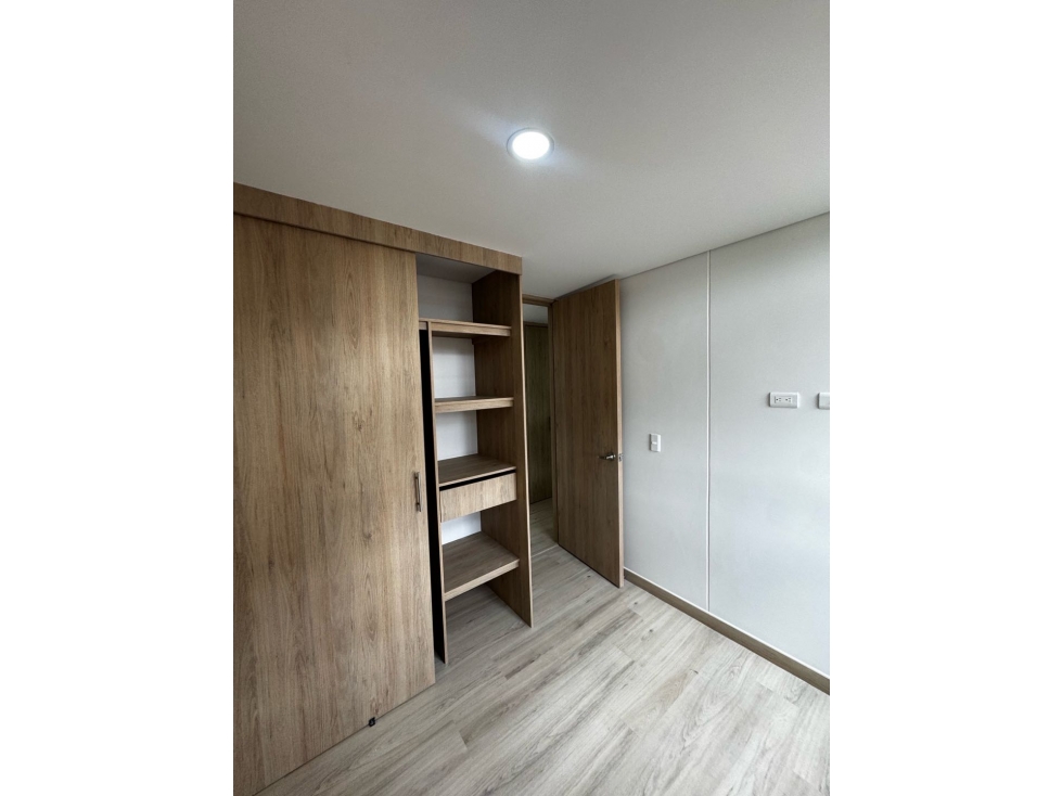 Apartamento en san Antonio sexto piso. Hermosa vista — foto 6