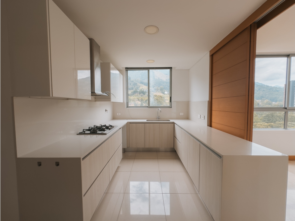 Venta de apartamento en sector Los Bosques 217m2 - Medellín — foto 6