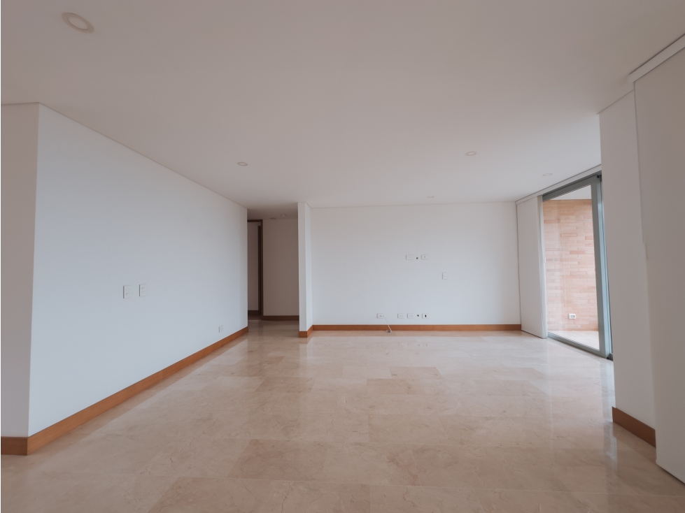 Venta de apartamento en sector Los Bosques 217m2 - Medellín — foto 2