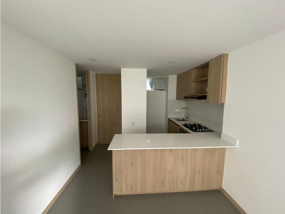 APARTAMENTO EN UNIDAD COMPLETA AL LADO DEL POBLADO