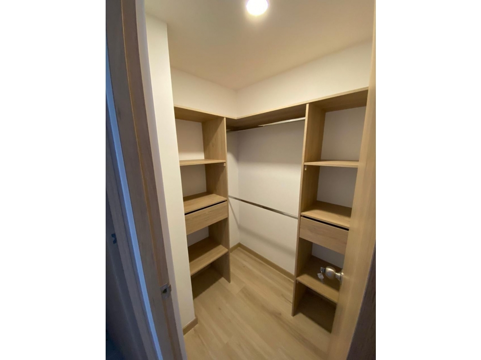 APARTAMENTO EN UNIDAD COMPLETA AL LADO DEL POBLADO — foto 5