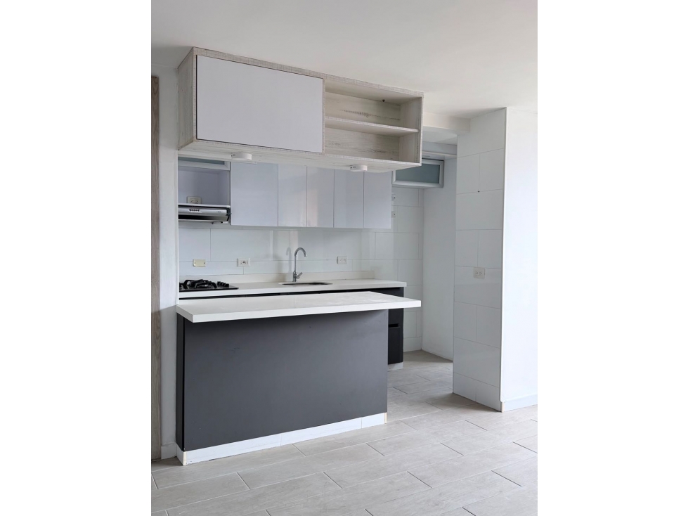 APARTAMENTO EN UNIDAD PUERTO NUEVO | SANTA ANA, BELLO EN VENTA K079
