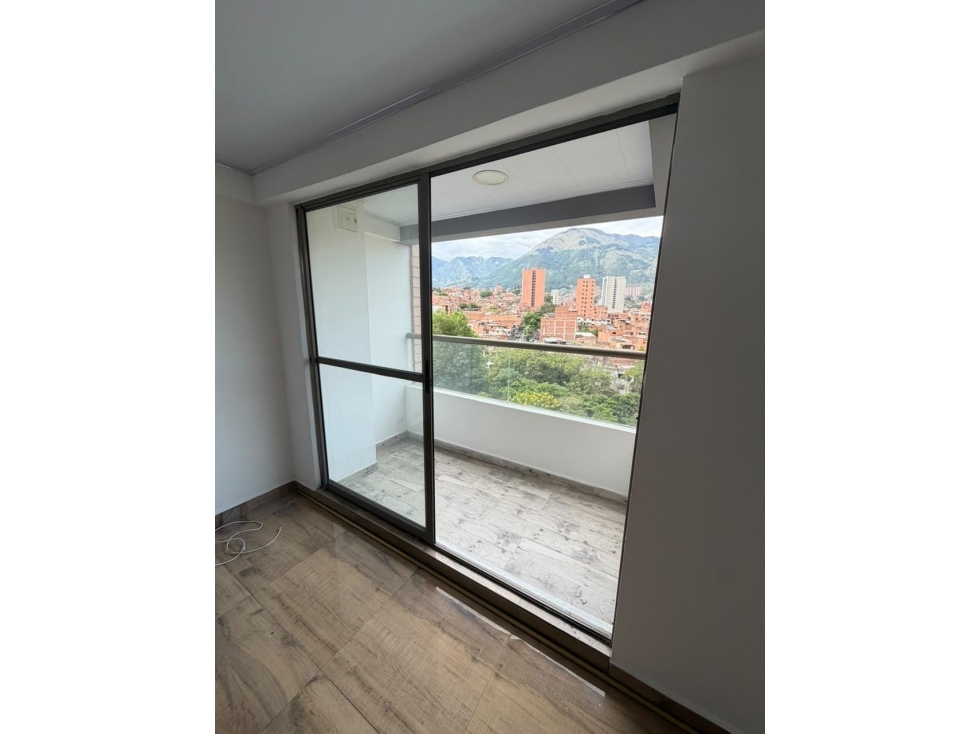 APARTAMENTO EN URB. FLOR DE AGUA | SECTOR FABRICATO EN VENTA F596 — foto 4