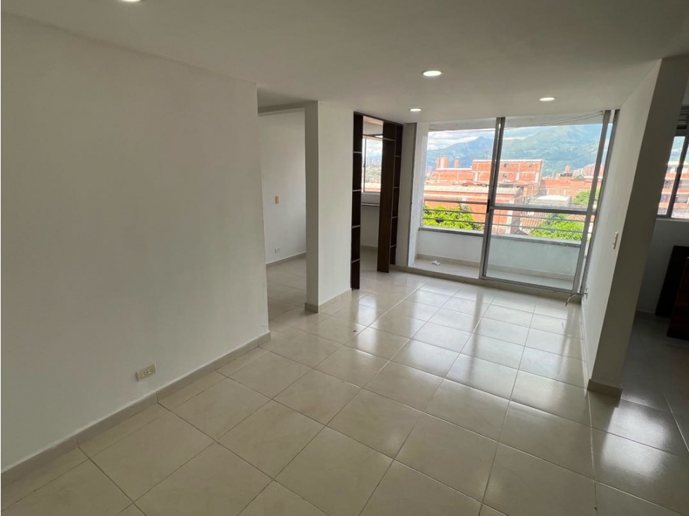 APARTAMENTO EN URB. MONSERRAT | SECTOR OBRA 2000, BELLO EN VENTA F558